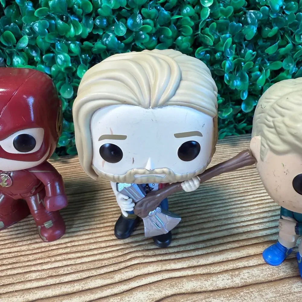 Huge  Funko Pop Bundle of 8 Loose Vinyl Figures Thor Joker Ironman and More Gift
